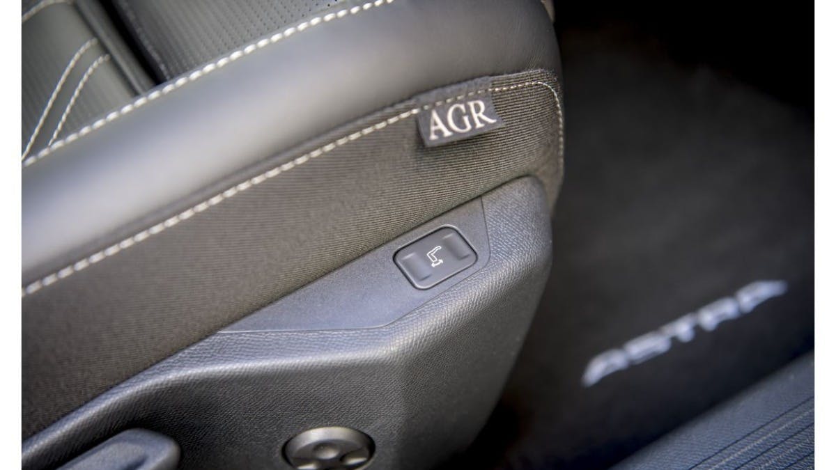 VAUXHALL CELEBRATES 20 YEARS OF SEATS WITH AGR SEAL OF APPROVAL