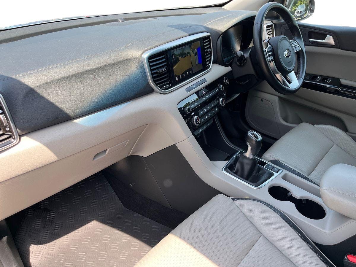 KIA SPORTAGE 1.6 GDI PLATINUM EDITION SUV 5DR PETROL MANUAL 1.6 PETROL MANUAL 56,536...